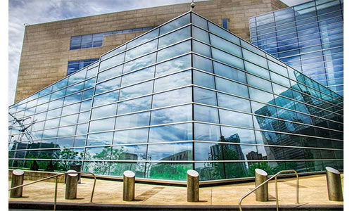 اشکال خاص شیشه در طراحی باغ ویلا